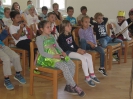Ősszel az erdőt fújja a szél_10